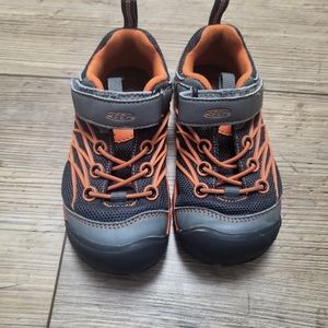 Keen Kids Size 11 Targhee Waterproof Hiking Shoes
